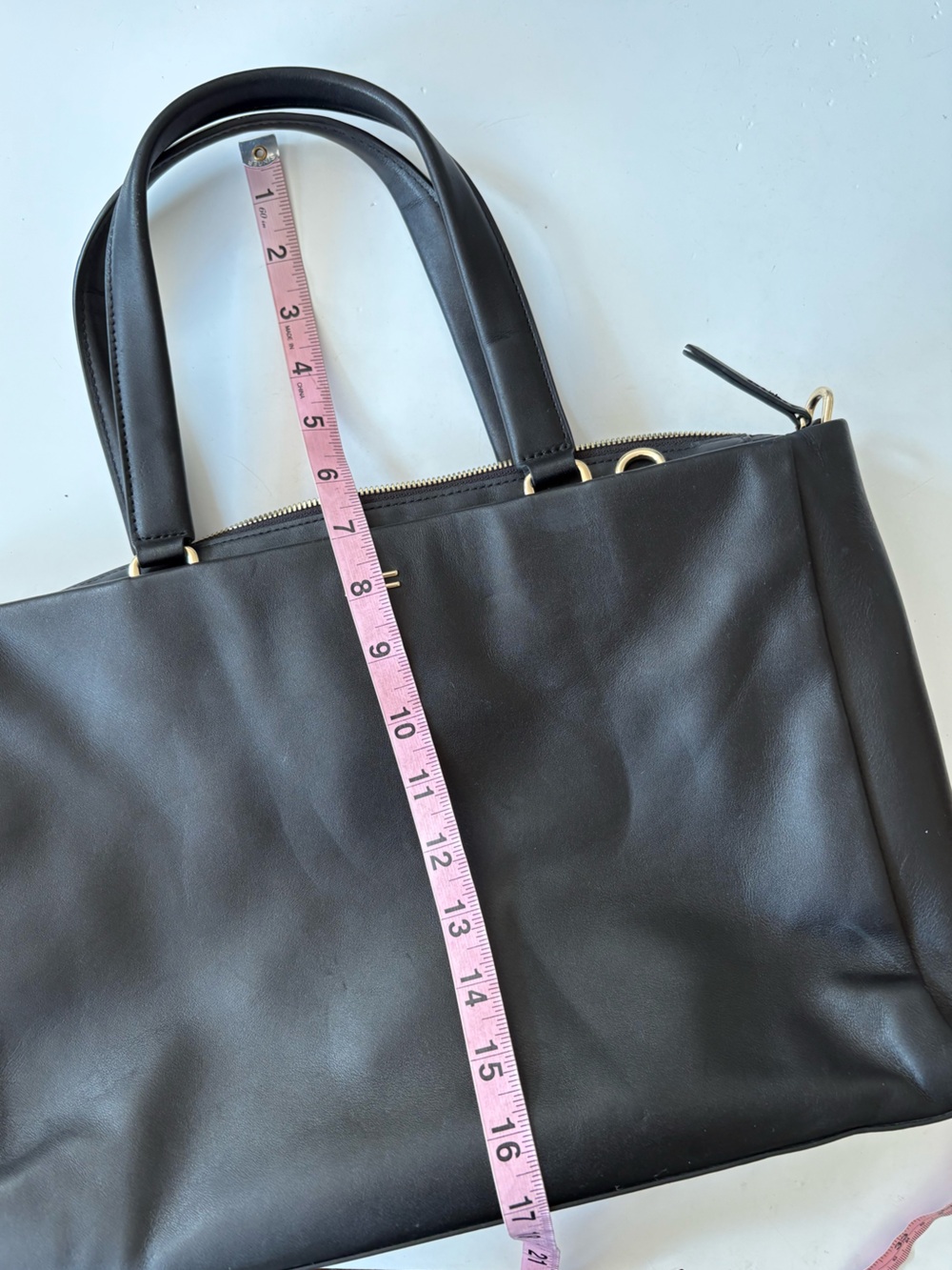 Tumi || Voyageur Vail Tote Medium Black Leather Light Gold Hardware - Picture 9 of 11